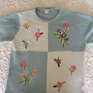 Women’s Vintage Embroidered Floral Sweater Size Large